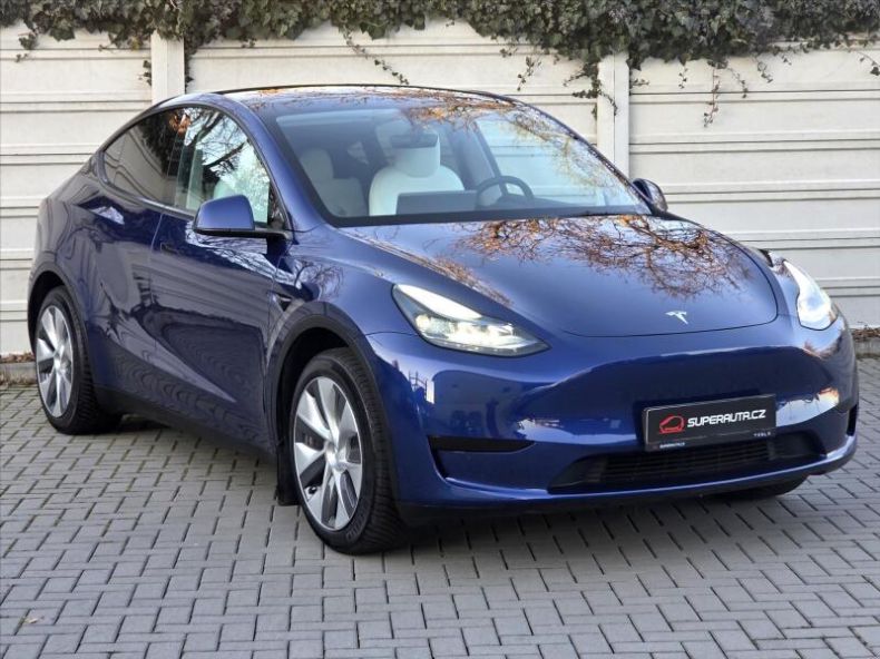 Tesla Model Y - hlavní foto