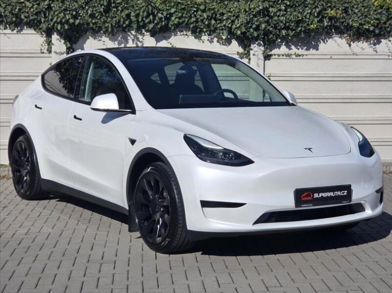 Tesla Model Y - hlavní fotka inzerátu