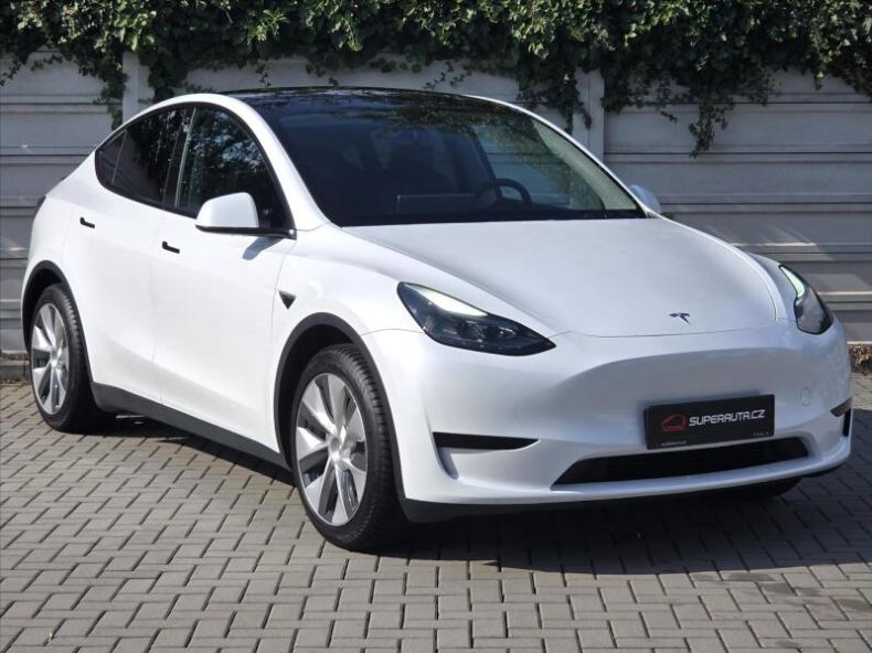 Tesla Model Y - hlavní foto