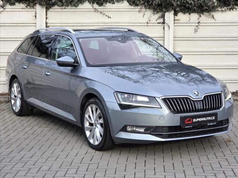 Škoda Superb - hlavní foto