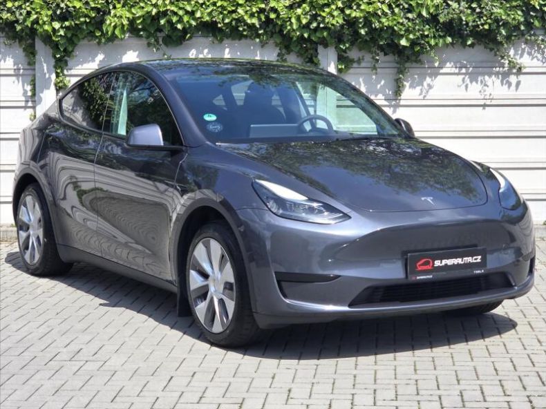 Tesla Model Y - hlavní foto