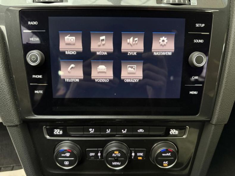 Volkswagen Golf - hlavní fotka