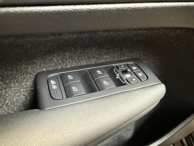 Volvo XC40 - hlavní fotka