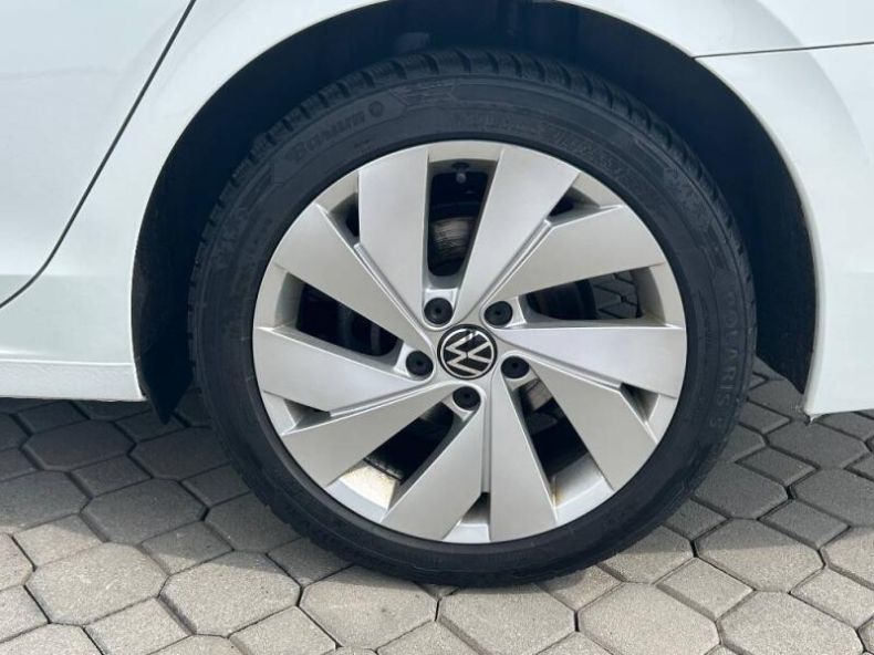 Volkswagen Golf - hlavní fotka