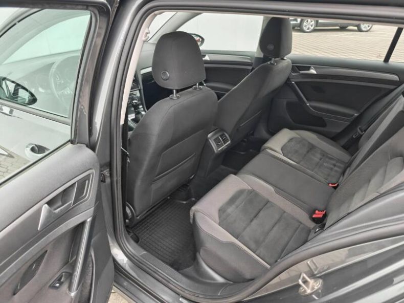 Volkswagen Golf - hlavní fotka
