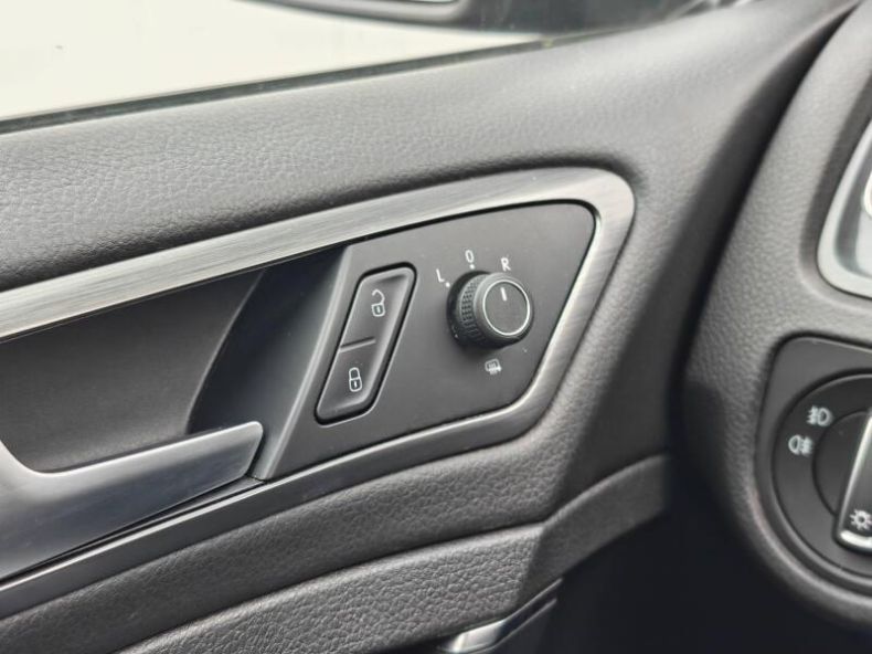 Volkswagen Golf - hlavní fotka