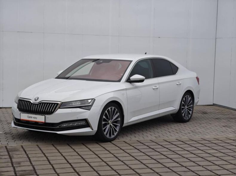 Škoda Superb - hlavní foto