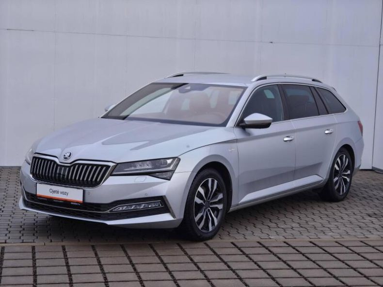 Škoda Superb - hlavní foto