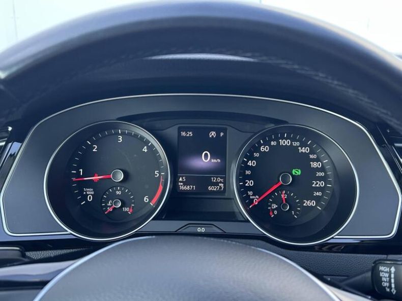 Volkswagen Passat - hlavní fotka