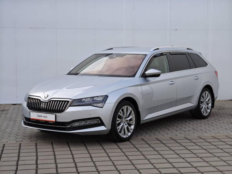 Škoda Superb - hlavní foto