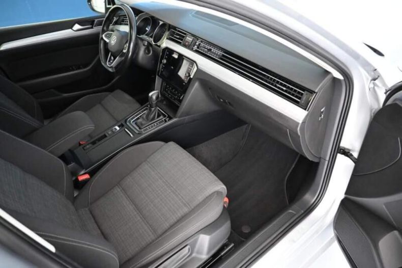 Volkswagen Passat - hlavní fotka