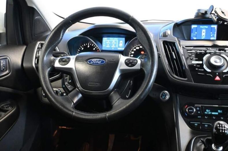 Ford Kuga - hlavní fotka