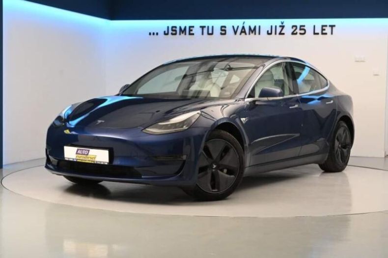 Tesla Model 3 - hlavní fotka inzerátu