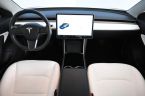 Tesla Model 3 - fotka číslo 11
