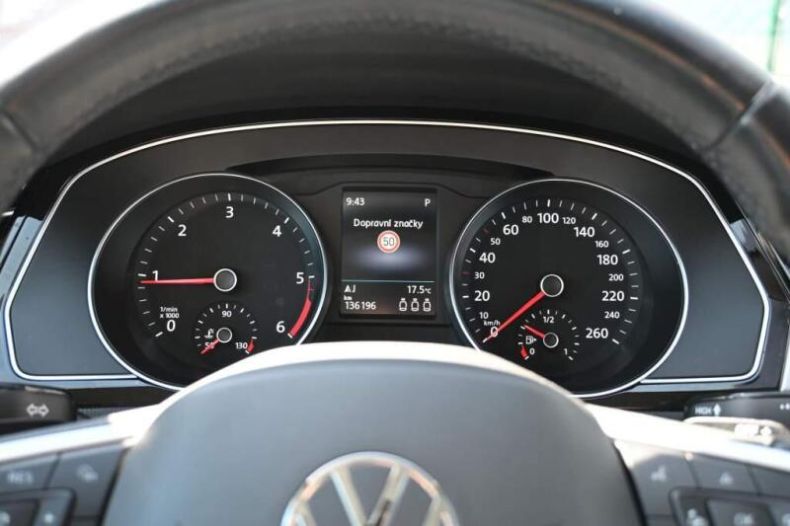 Volkswagen Passat - hlavní fotka