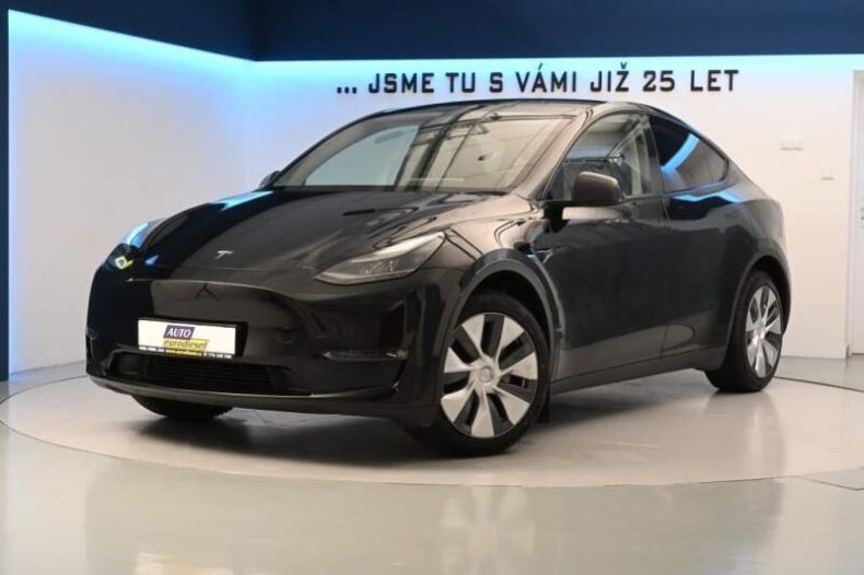 Tesla Model Y - hlavní foto