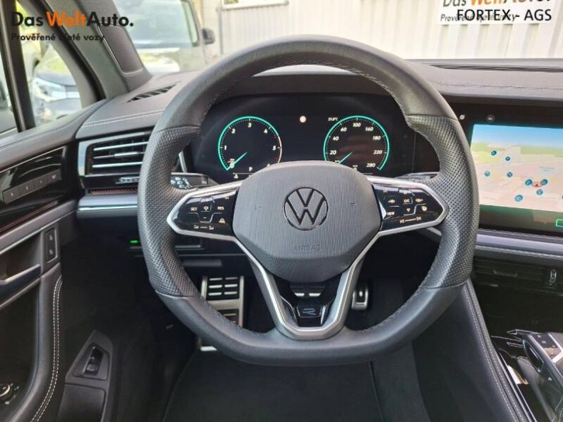 Volkswagen Touareg - hlavní fotka