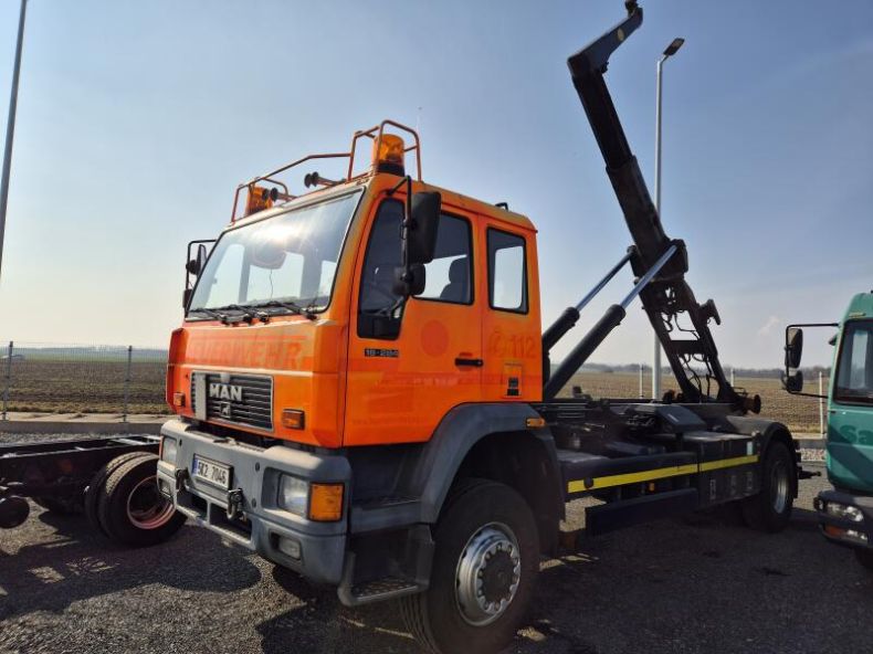 MAN LE - hlavní foto