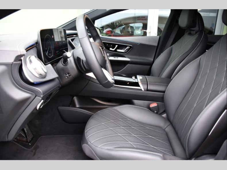 Mercedes EQE - hlavní fotka