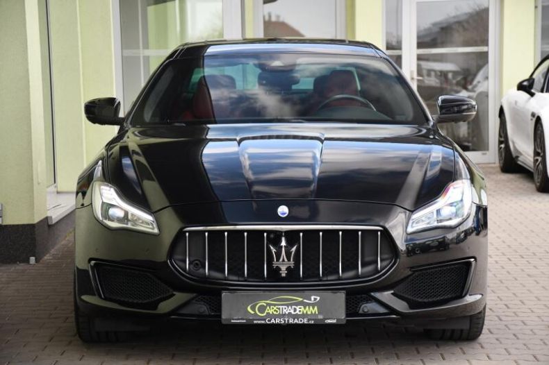 Maserati Quattroporte - hlavní fotka