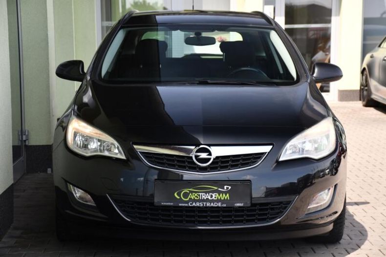 Opel Astra - hlavní fotka