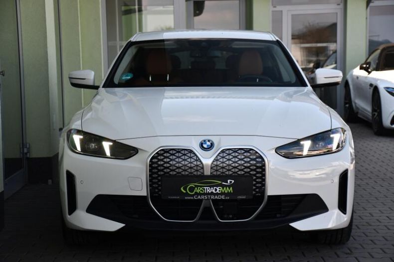 BMW i4 - hlavní fotka