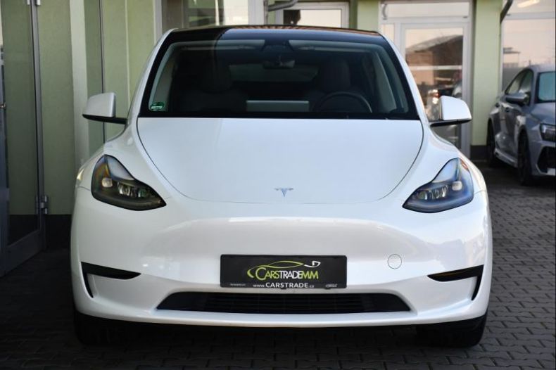 Tesla Model Y - hlavní fotka