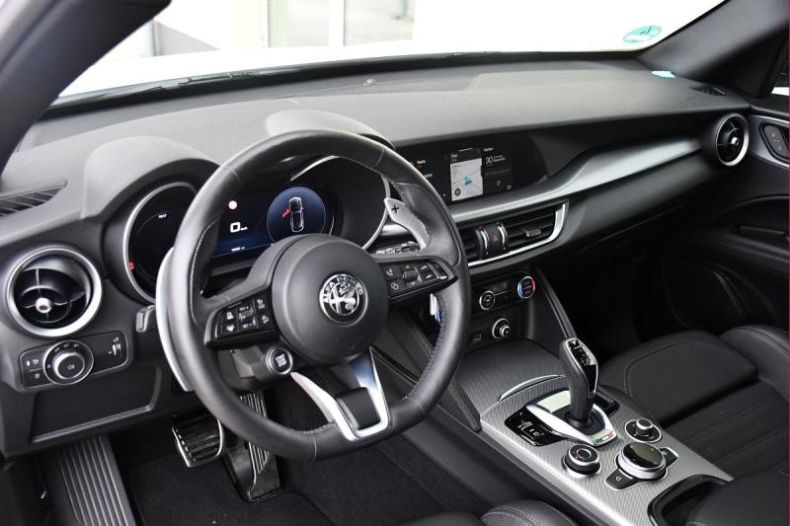 Alfa Romeo Stelvio - hlavní fotka