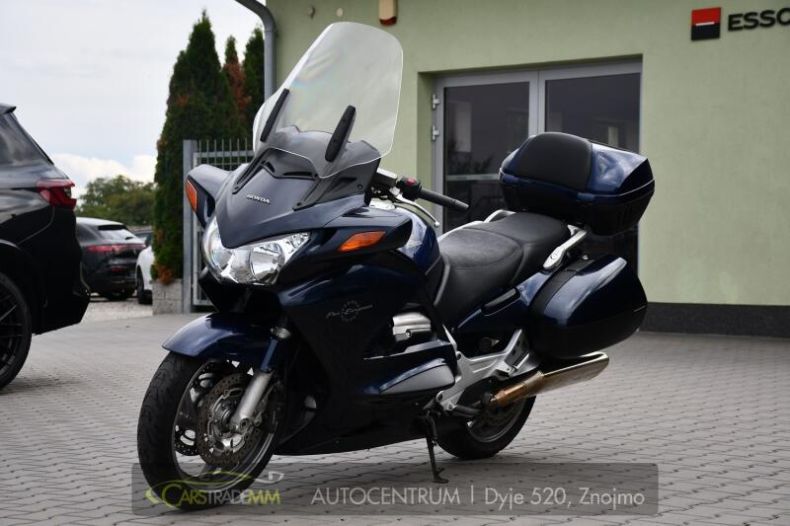 Honda ST - hlavní foto