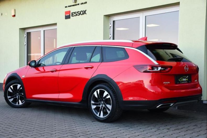 Opel Insignia - hlavní fotka