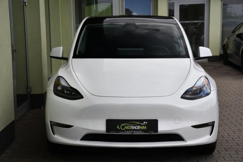 Tesla Model Y - hlavní fotka