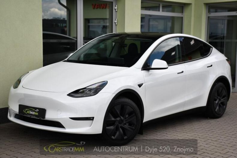 Tesla Model Y - hlavní fotka inzerátu