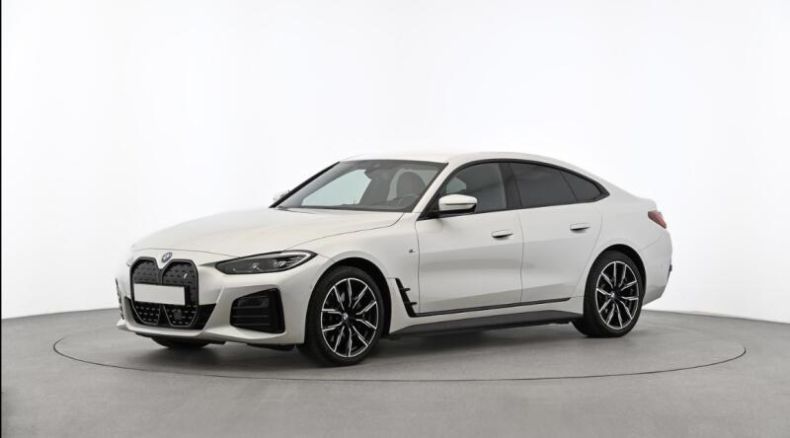 BMW i4 - hlavní foto