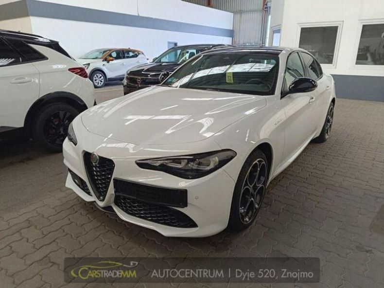 Alfa Romeo Giulia - hlavní foto