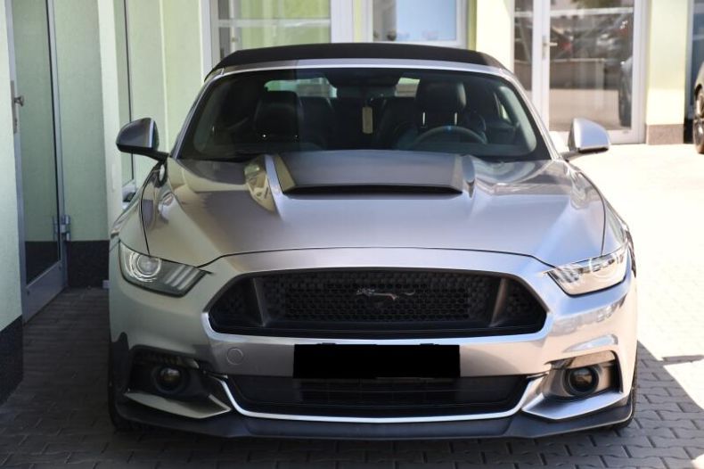 Ford Mustang - hlavní fotka