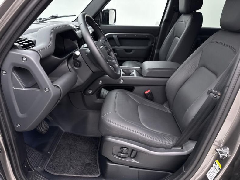 Land Rover Defender - hlavní fotka