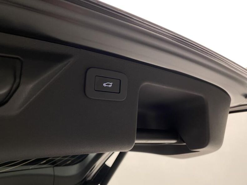 Land Rover Discovery - hlavní fotka