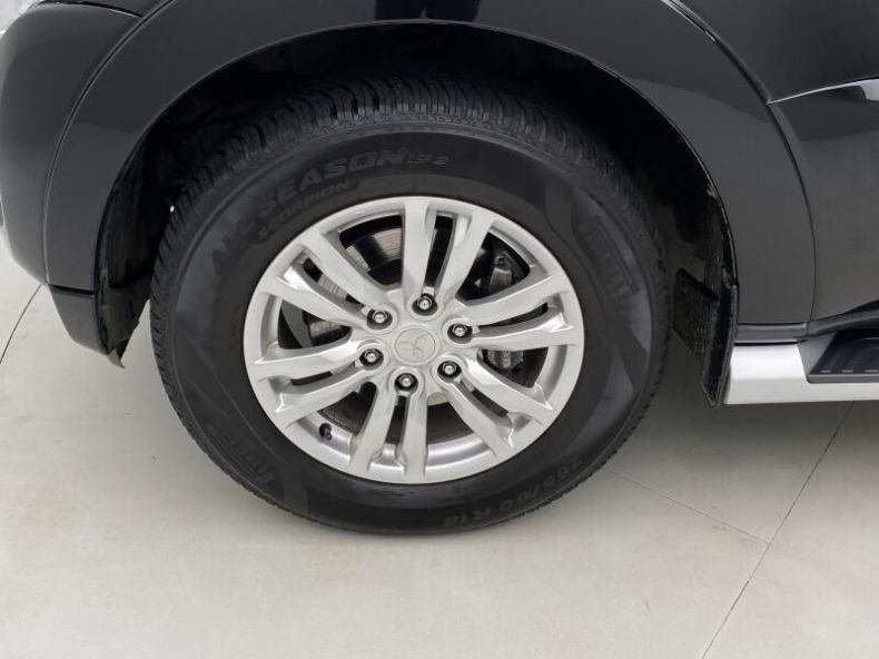 Mitsubishi Pajero - hlavní fotka