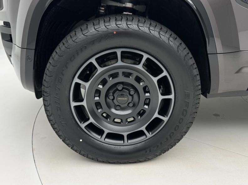 Land Rover Defender - hlavní fotka