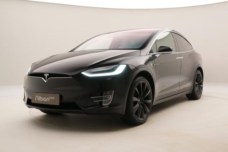 Tesla Model X - hlavní foto