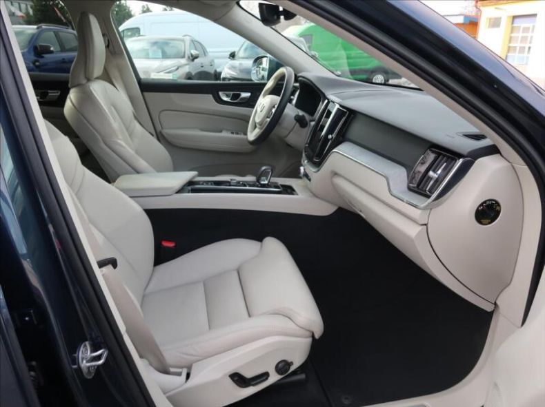 Volvo XC60 - hlavní fotka