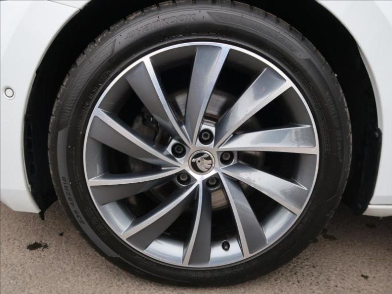 Škoda Superb - hlavní fotka