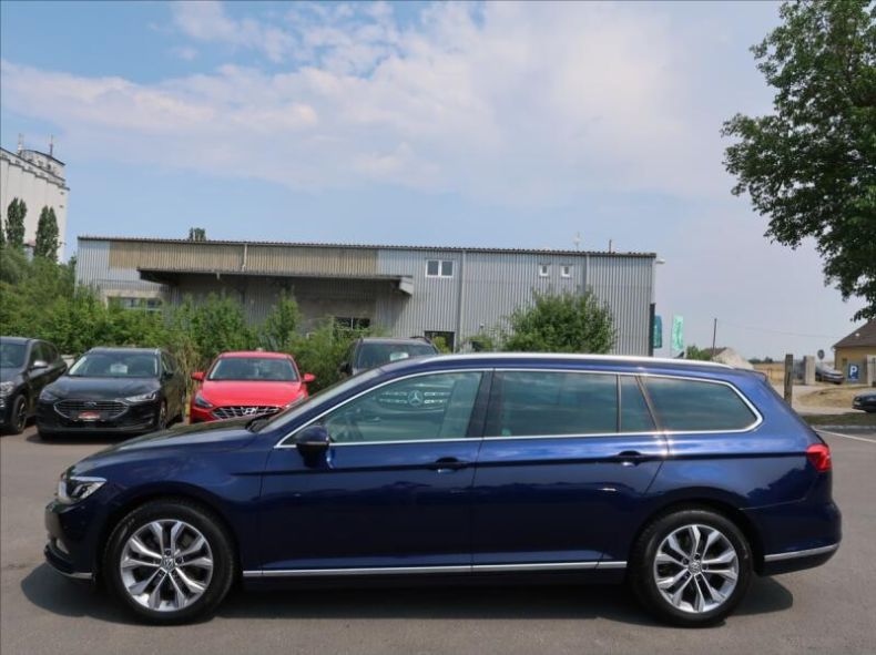 Volkswagen Passat - hlavní fotka
