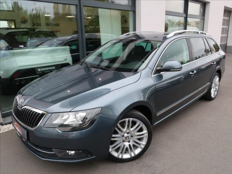 Škoda Superb - hlavní foto