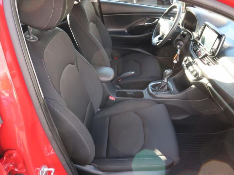 Hyundai i30 - hlavní fotka