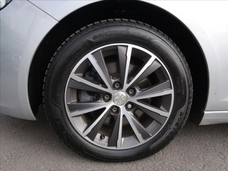 Peugeot 308 - hlavní fotka