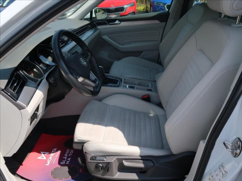Volkswagen Passat - hlavní fotka