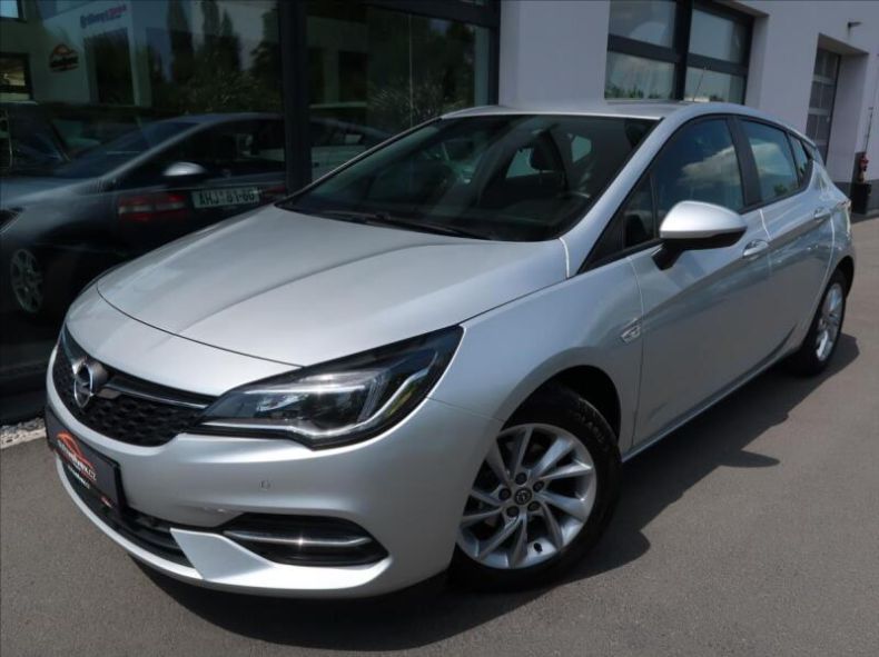 Opel Astra - hlavní foto