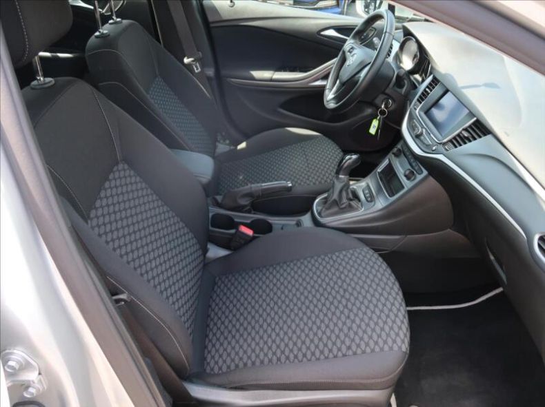 Opel Astra - hlavní fotka