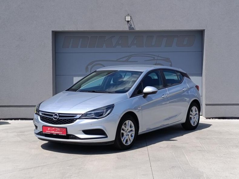 Opel Astra - hlavní foto